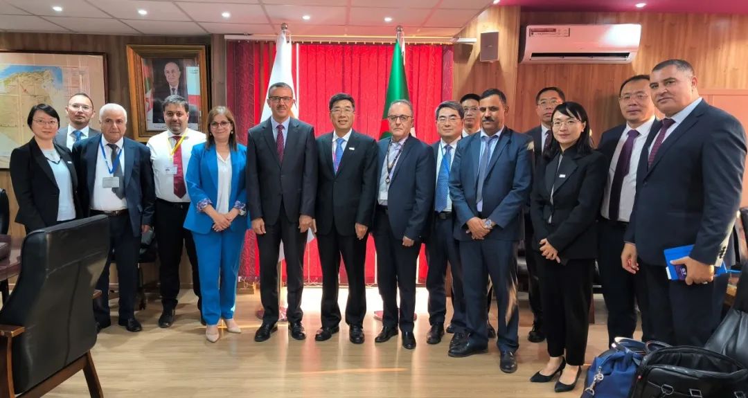 张新明一行到阿尔及利亚访问合作伙伴 张新明一行到阿尔及利亚访问合作伙伴