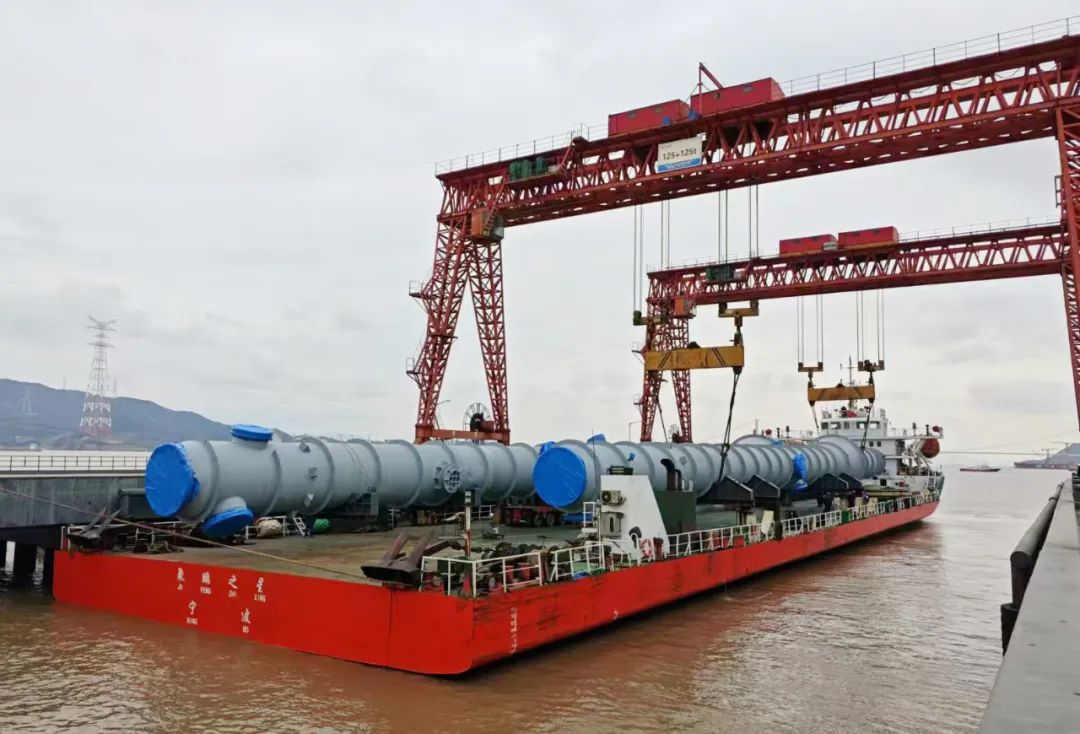 兰石重装承制浙江石化国内最大重整反应器扬帆起航! 兰石重装承制浙江石化国内最大重整反应器扬帆起航!